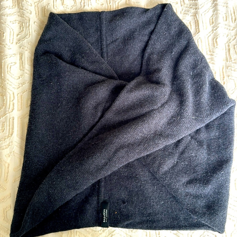 Black Babaton Made with Cashmere Snood